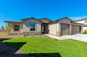 004_Front-of-Home-2
