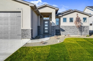 004_Front-of-Home
