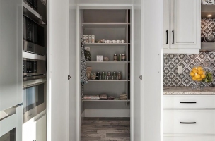 021-Pantry-View