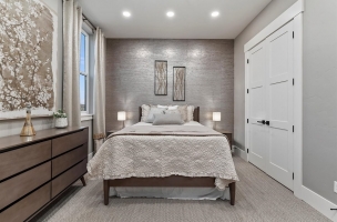 048-Bedroom