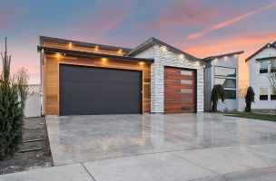 117-Front-of-Home